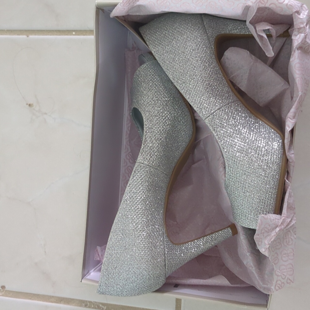 NWT Bandolino pumps